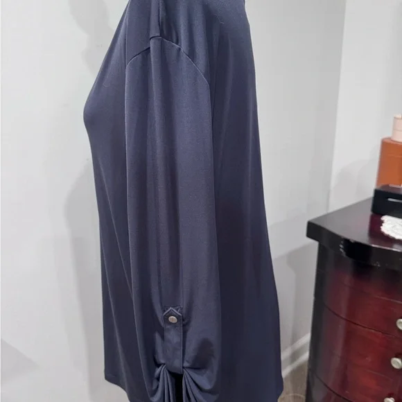 Jones New York Chic Deep Blue V-Neck Women's Blouse - Picture 2 of 9